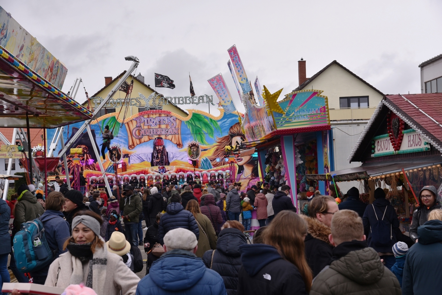 Der Festplatz war mehr als gut besucht, das kalte Wetter schien kaum jemanden abzuschrecken. © Gemeinde Oftersheim