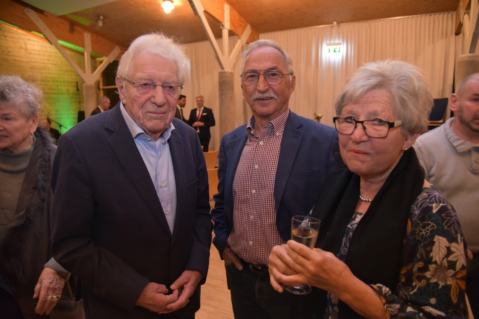 Bürgermeister a.D. Siegwald Kehder mit Jahnfried und Hannelore Patzschke.