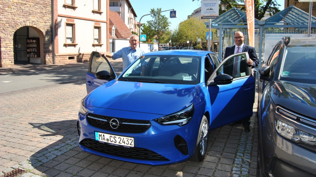 Offizielle Übergabe des CarSharing-Auto von stadtmobil an Oftersheim.
