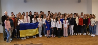  Oftersheim, Plankstadt und Schwetzingen haben eine Solidaritätspartnerschaft mit den ukrainischen Kozelets unterzeichnet. Bis zum 20. August sind 18 Kinder und Jugendliche aus Kozelets hier zu Gast. In Plankstadt wurden sie begrüßt.