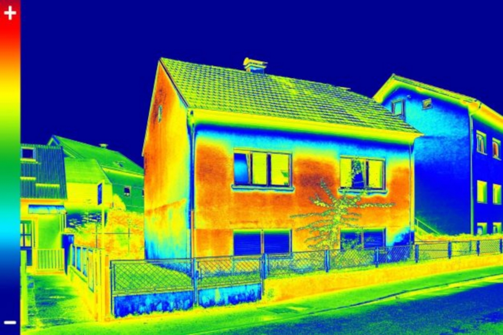 Wärmebild eines Gebäudes: Grün bedeutet hohe, rot niedrige Energieeffizienz. Foto: MVV