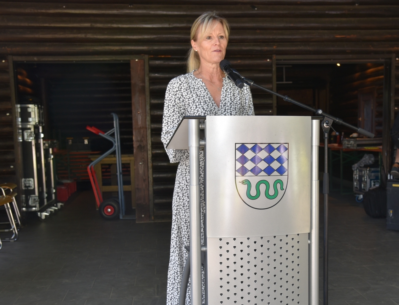 Silvia Höfs, die Vorsitzende des Vereinskartells, dankt in ihrem Grußwort allen beteiligten Vereinen.