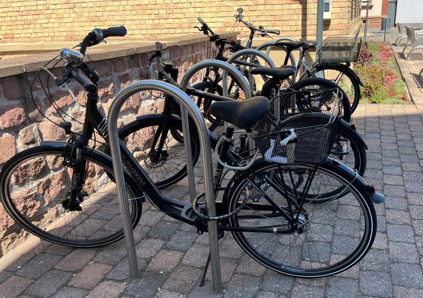 Geparkte Fahrräder (Symbolbild)