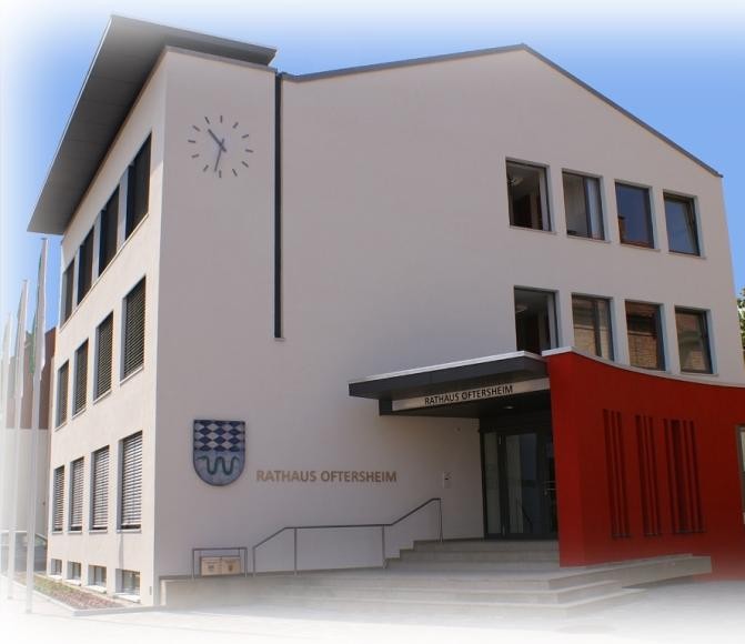 Rathausansicht mit Eingang