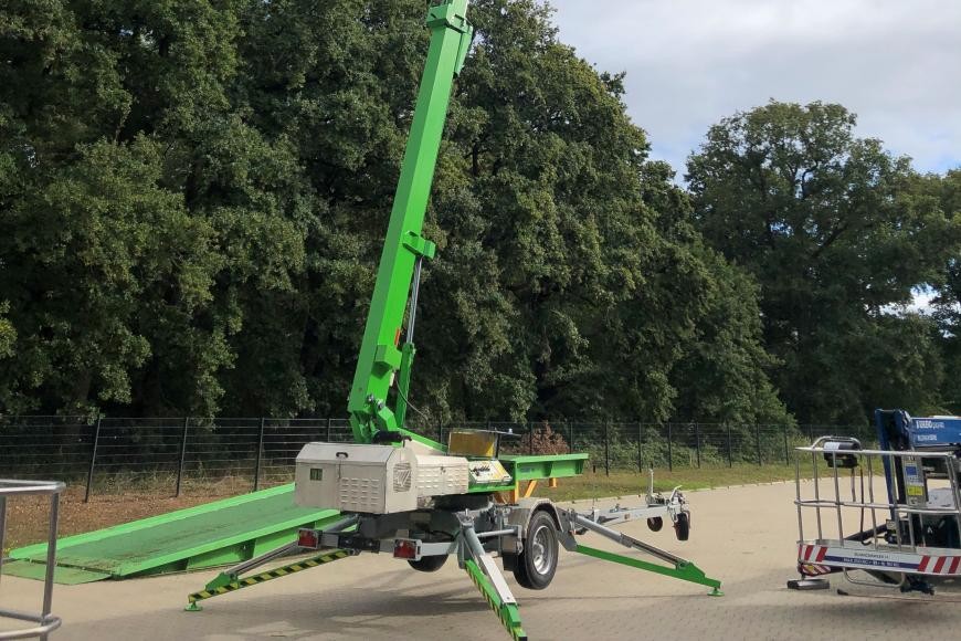 Die Hebebühne wird ausgefahren. Bild: Gemeinde Plankstadt