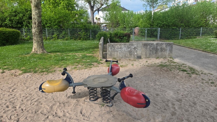 Spielgerät auf dem Spielplatz Gartenstraße