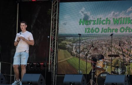 Leon Polifka moderierte den Sonntag